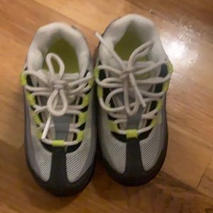 Toddler size 9c  air max